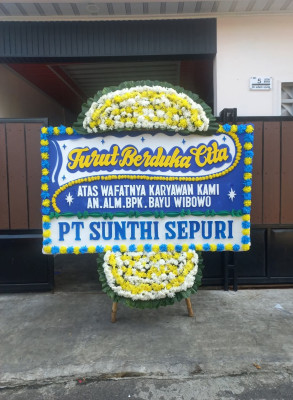 Papan Bunga Duka di Kedung Sari