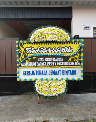 Papan Bunga Duka di Kedung Sari