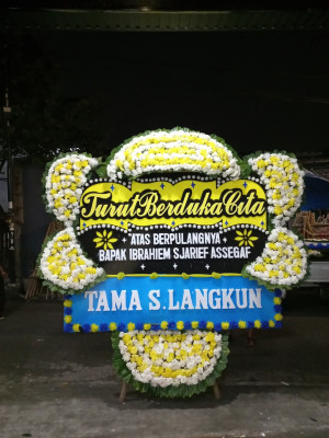 Papan Bunga Duka di Kedung Sari